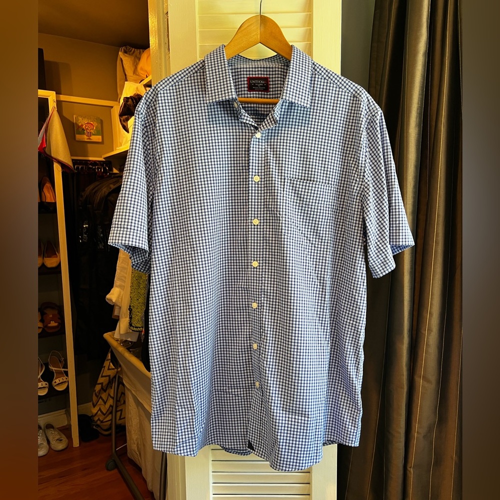 UNTUCKit Short Sleeve Wrinkle Free Blue Gingham Button Down Shirt